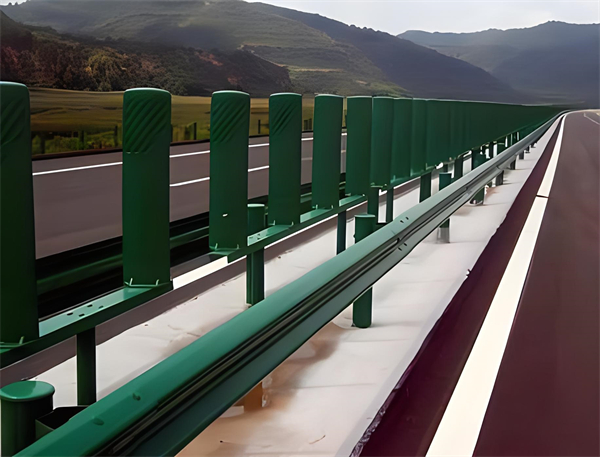 汕尾三波护栏板在高速公路的应用